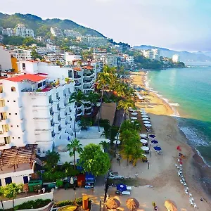 emperador-hotel-suites.hotelspuertovallarta.org/